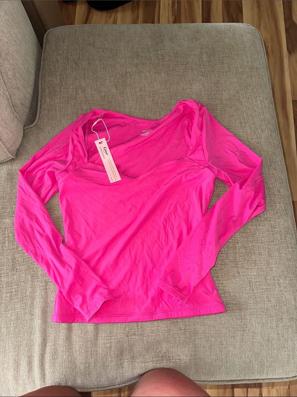 Scoop Neck Long Sleeve Top in Hot Pink